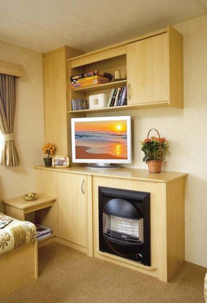 Holiday Home - TV and Fireplace